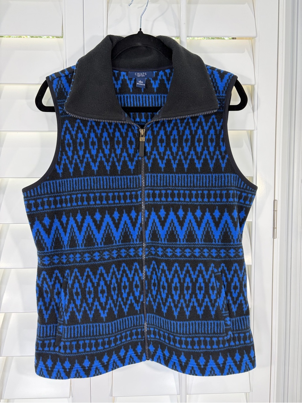 Chaps Black & Blue Nordic Geometric Zip-Front Fleece Vest (L)